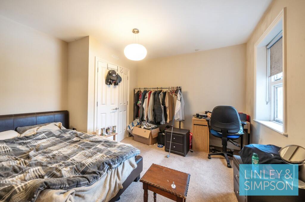 Apt 5 - Bedroom 1