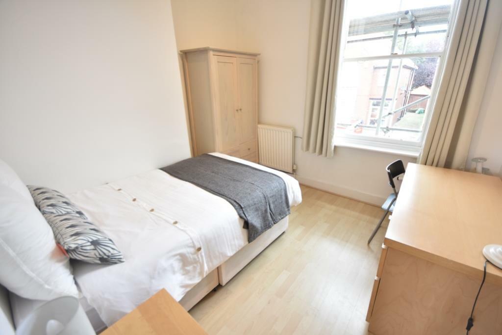 14 B Grosvenor Road pics7