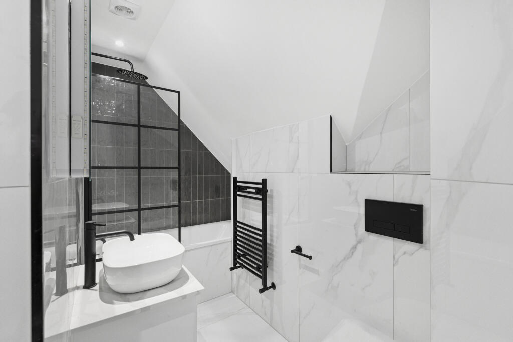 Plot 10 Bathroom