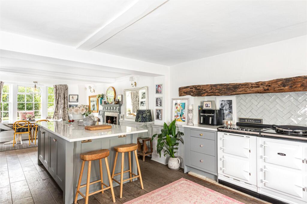 Kitchen/Dining Rm