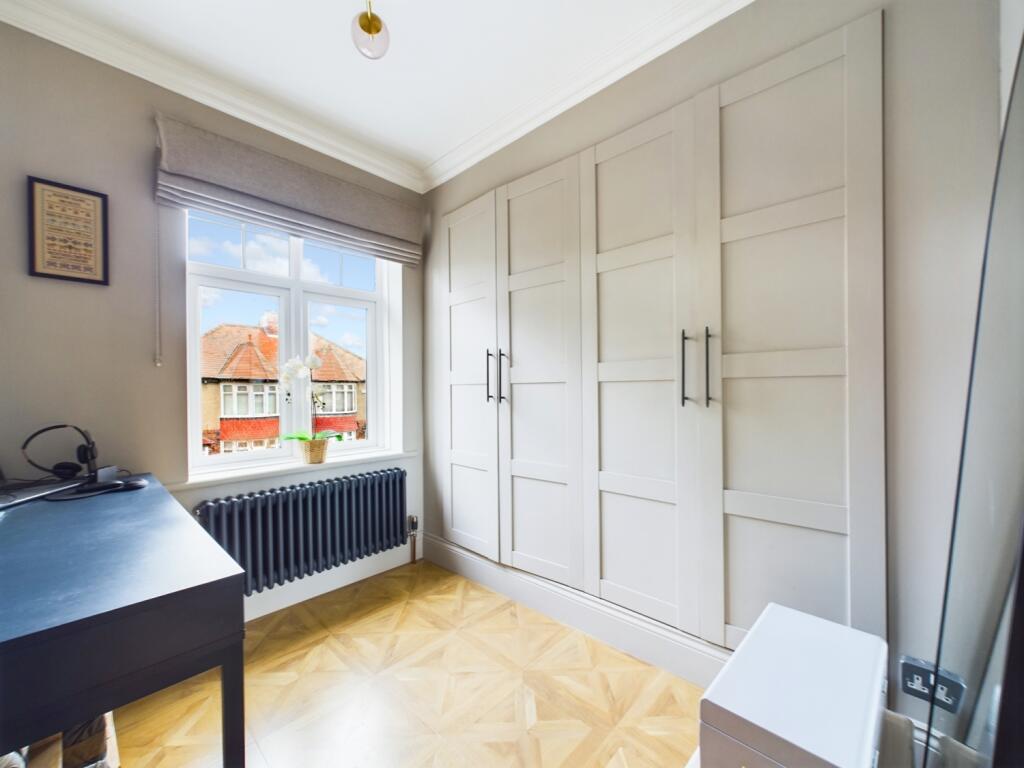 CAM02195G0-PR0057-STILL023