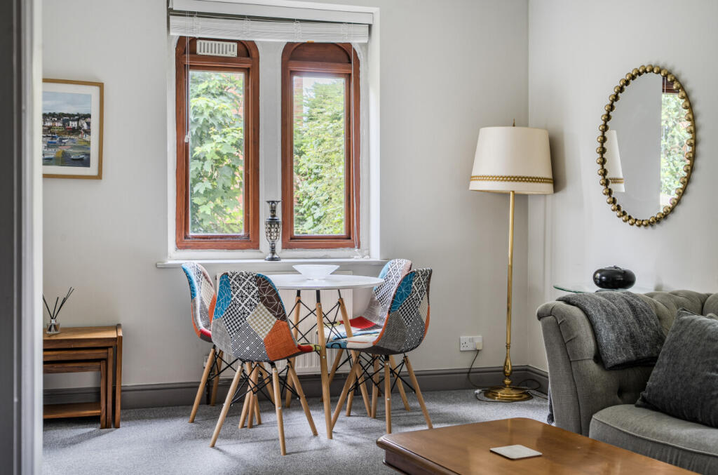 1306021-31-684206...