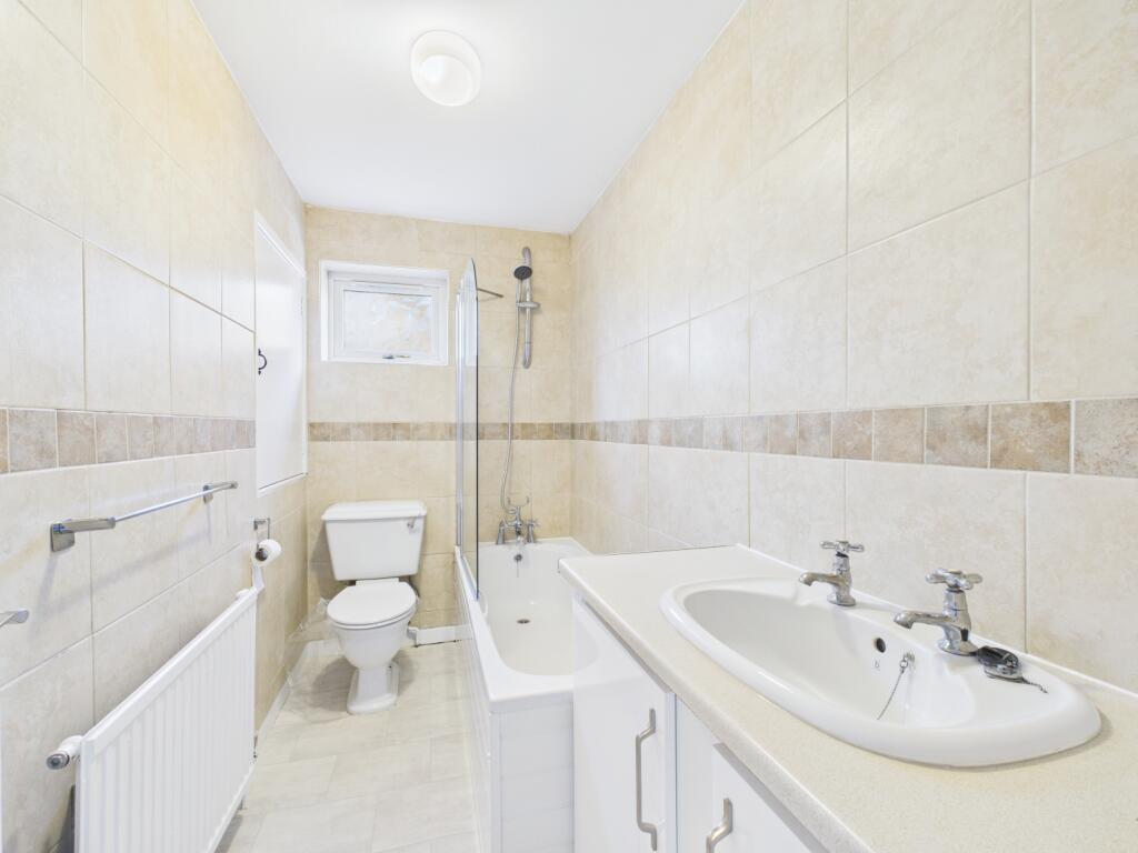 CAM02023G0-PR0180-STILL002