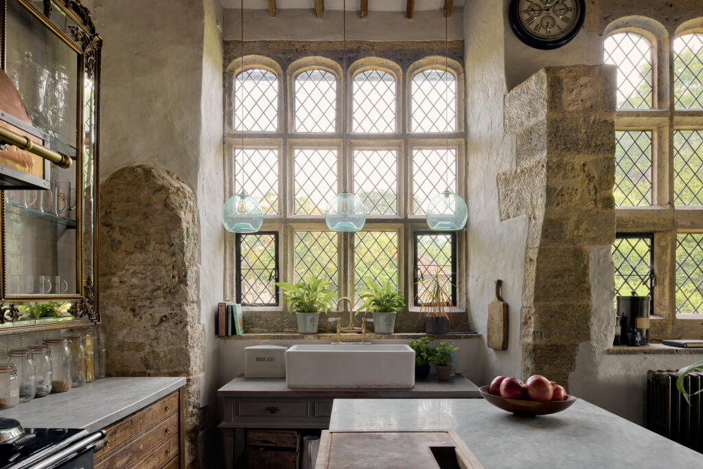 220510 - New Place Manor, Pulborough, RH20 21.jpg