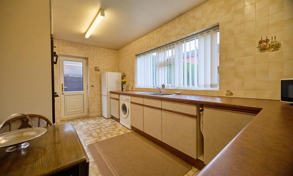 Fitted breakfast kitchen to rear