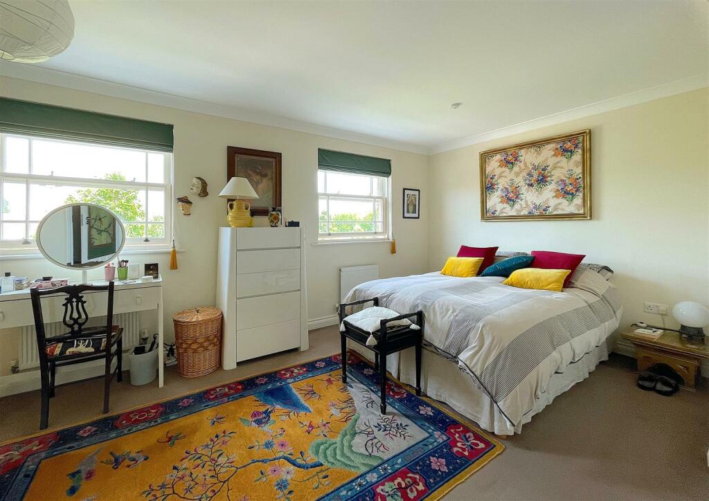 master bedroom 2.jpg