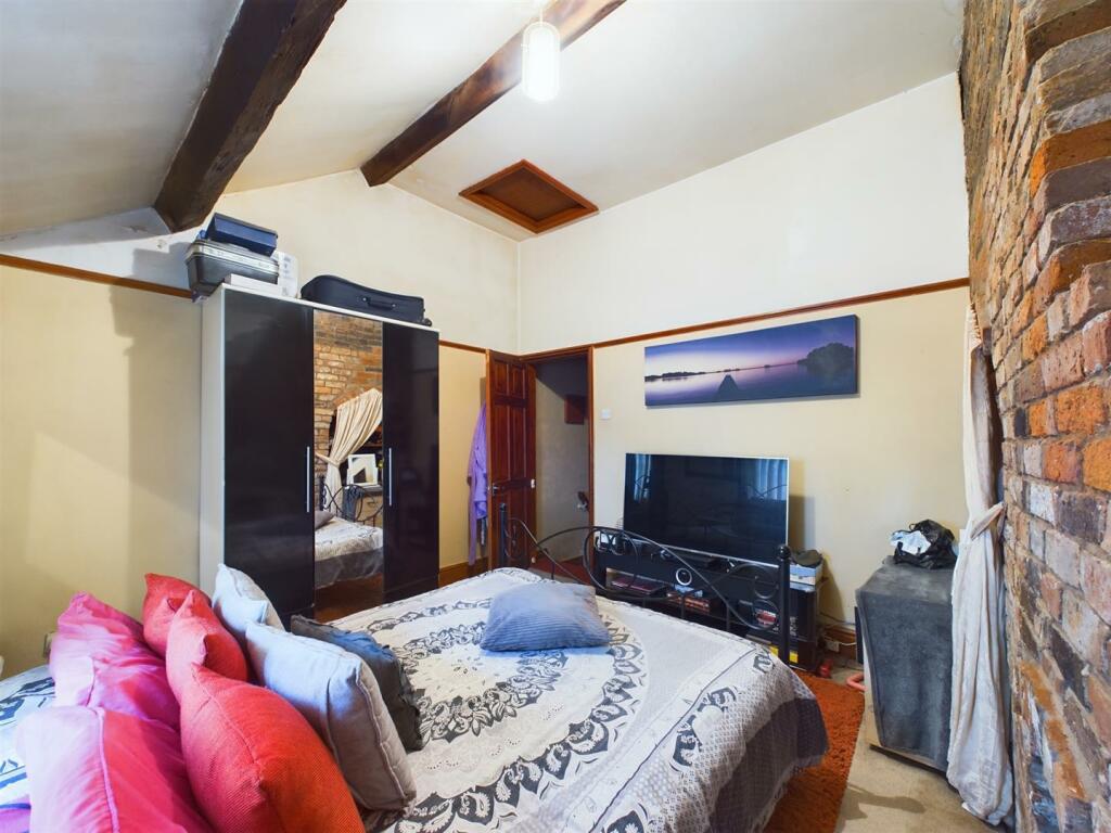 CAM02556G0-PR0034-ST