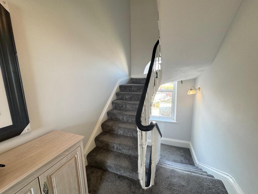 LANDING (FIRST FLOOR)