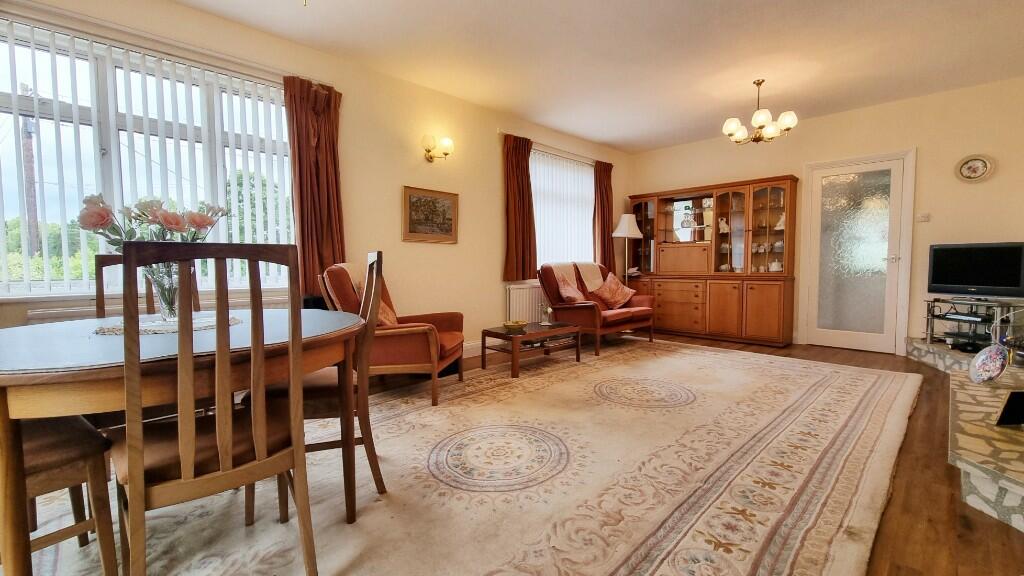 Sitting/Dining Room