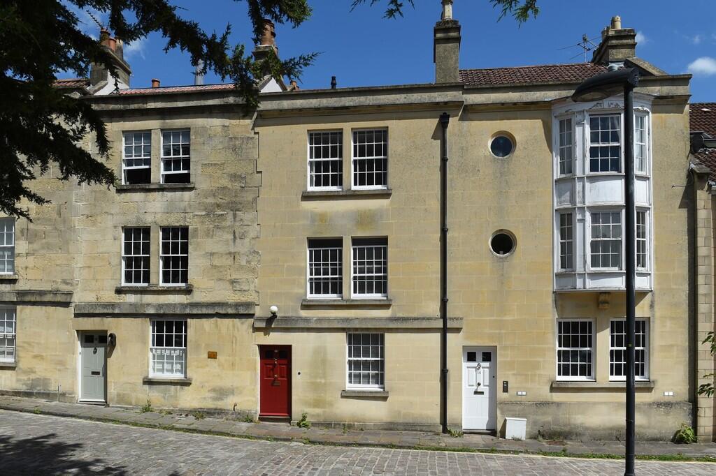 15 Bedford St. BA...