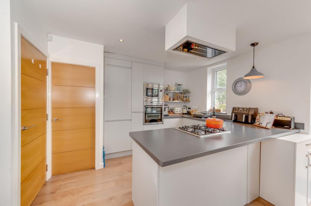 OPEN PLAN KITCHEN/DINER AND LIVING ROOM