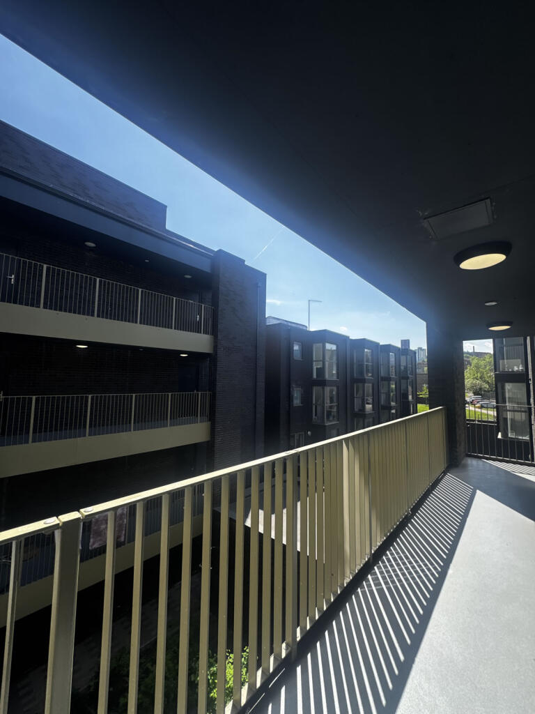 010582SPCSHIMG_5941203bw (13).jpg