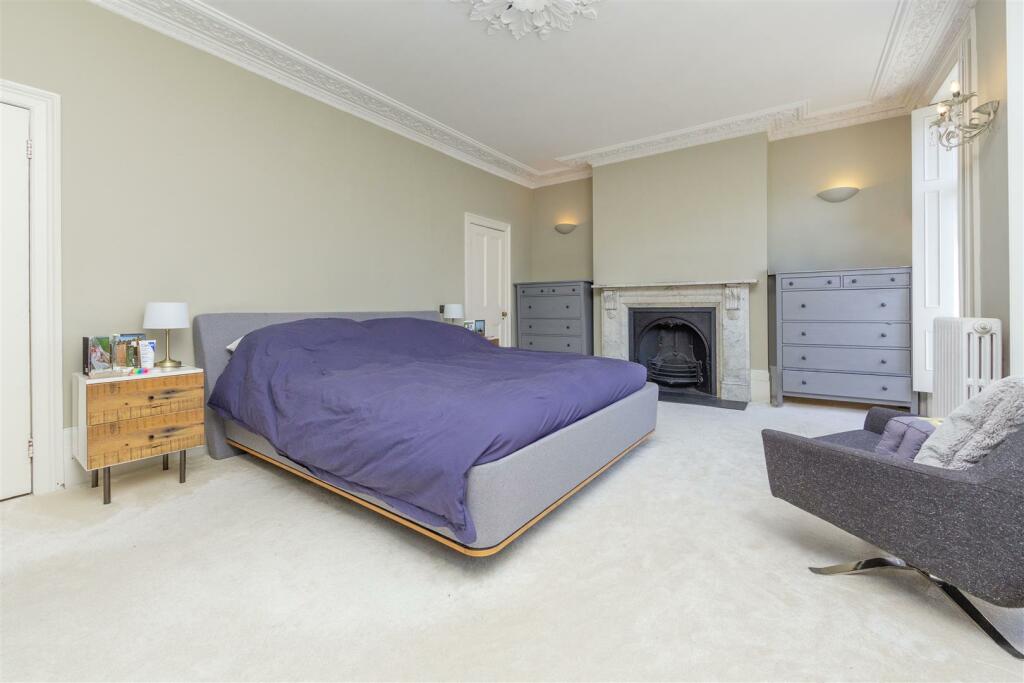 main bedroom2.jpg