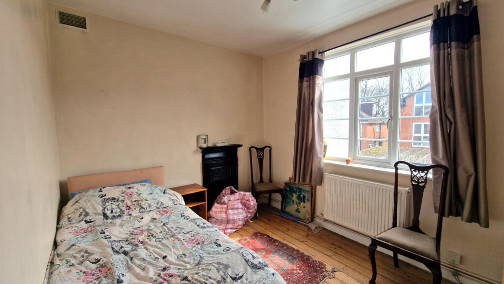 REAR BEDROOM
