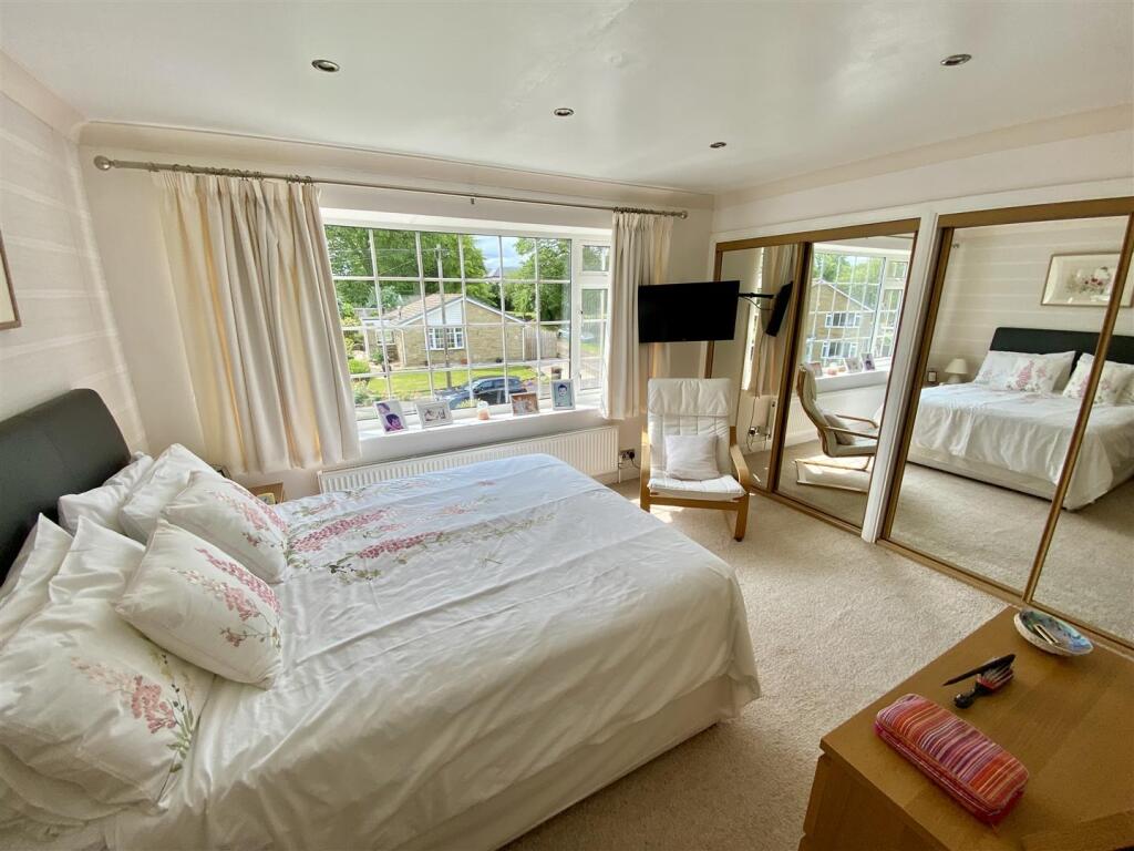 Bramleys Estate Agents - Overhall Park - Mirfield 