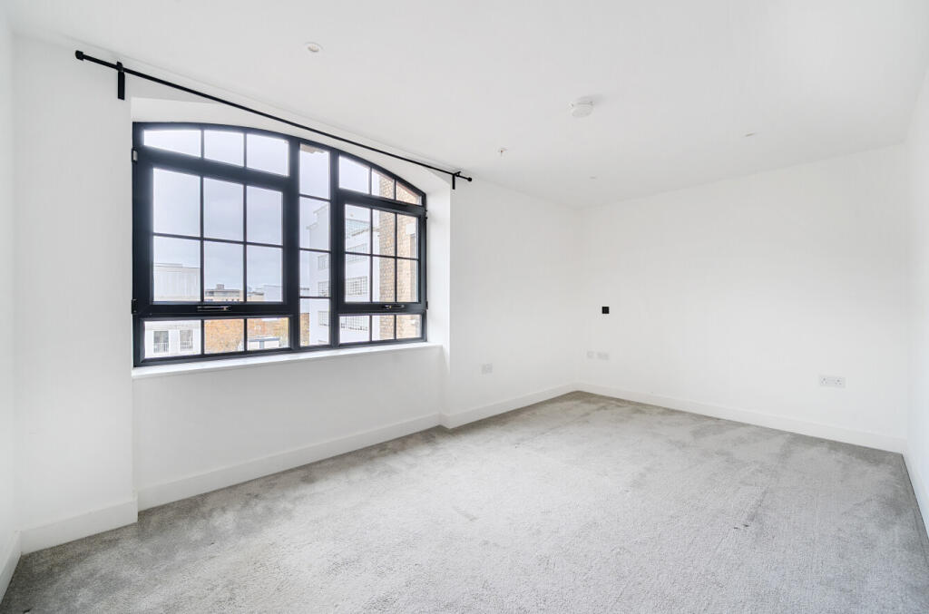 1375650-14-6911cb...