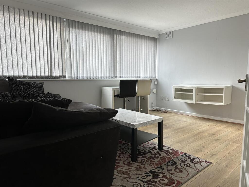 Lounge Dining Room