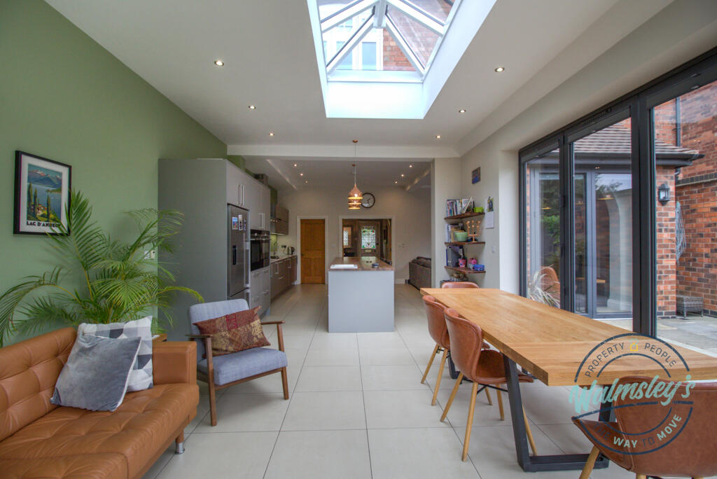 Kitchen dining &amp; family room
