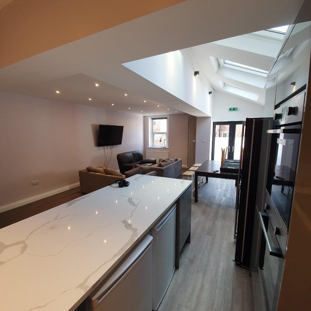 Kitchen/ Living area