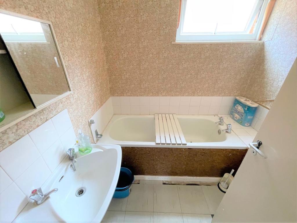 Bath.jpg