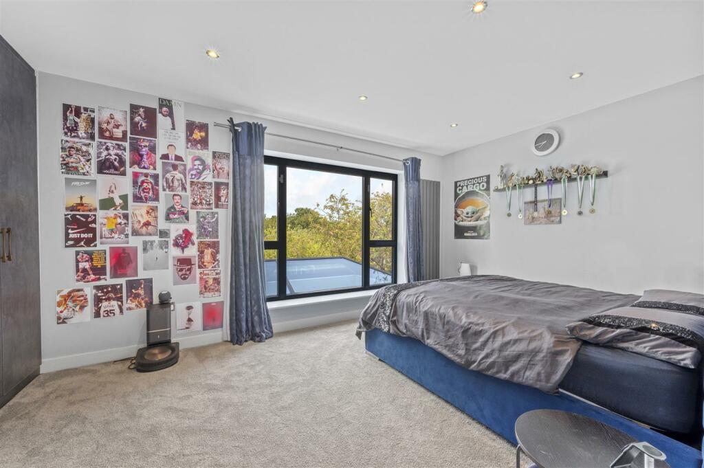 34 Holland Avenue,36.jpg