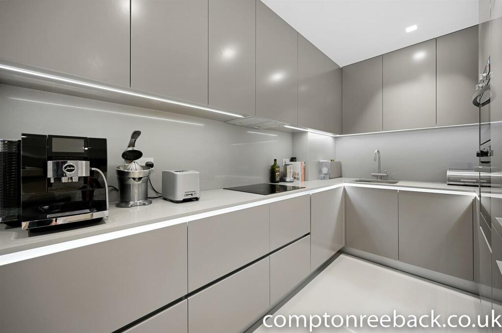 BCCR - 75B Castellain Road - Kitchen A (4).jpg
