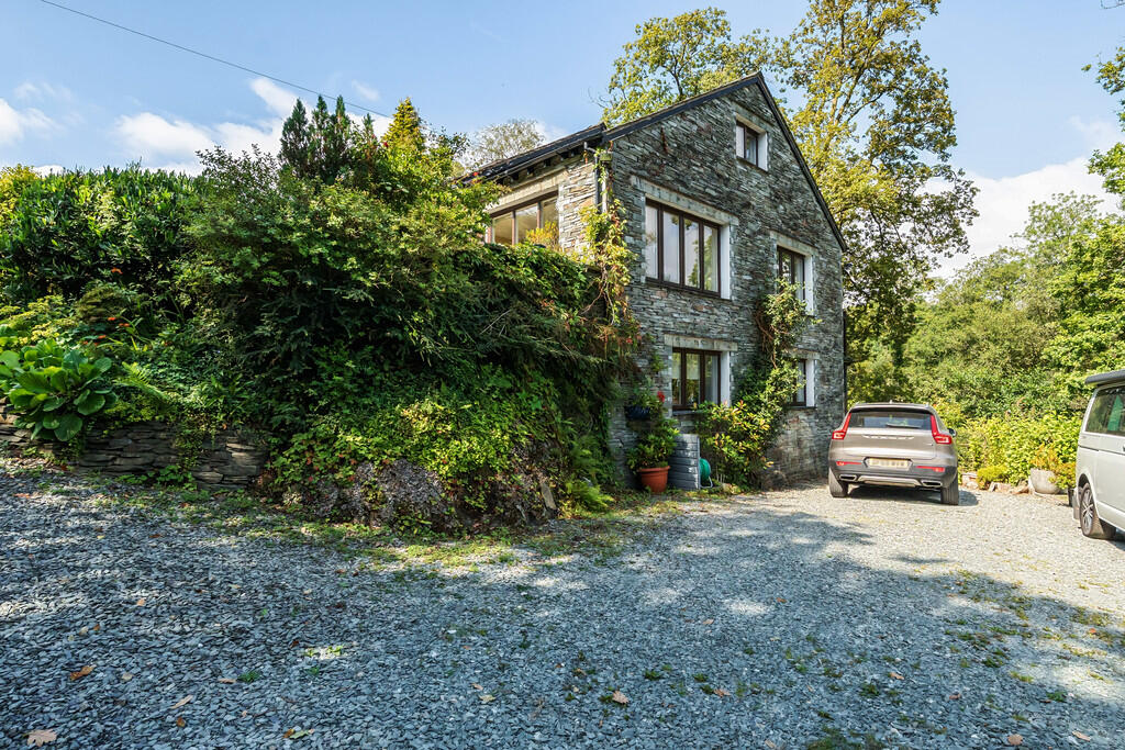 Ivy Cottage Drive...