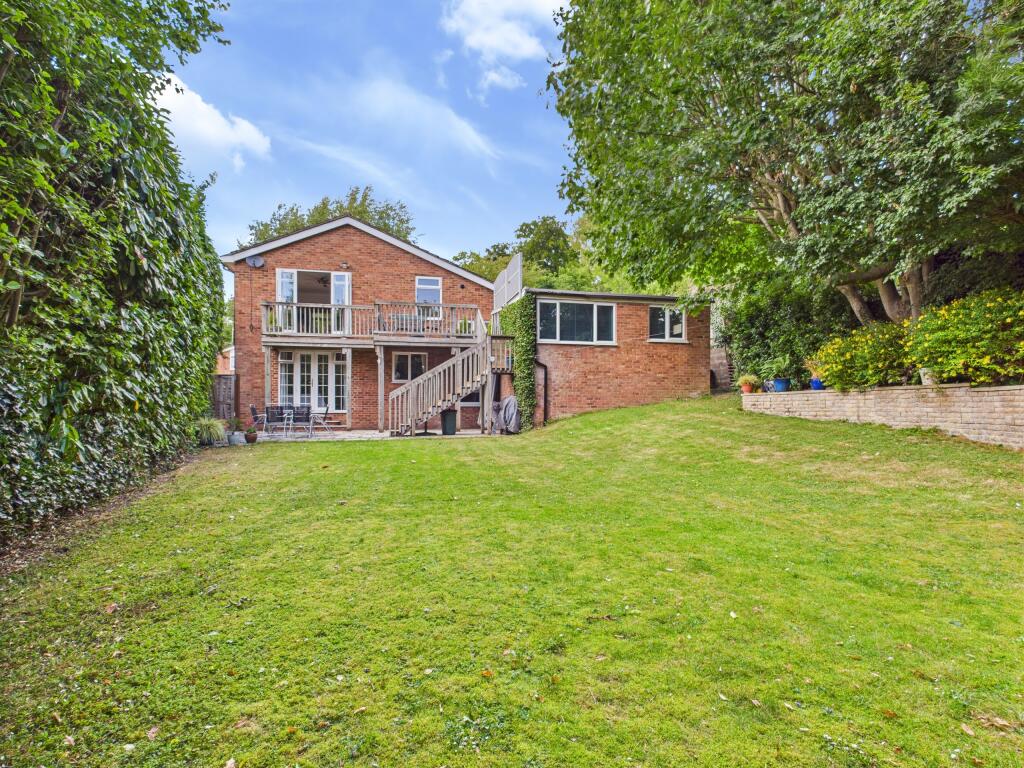 CAM01354G0-PR0547-STILL030
