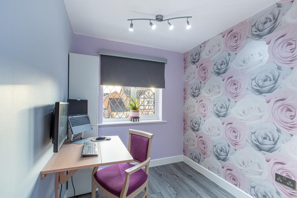 Rosemount Drive - Bed 3 - 1 - EweMove Pontefract