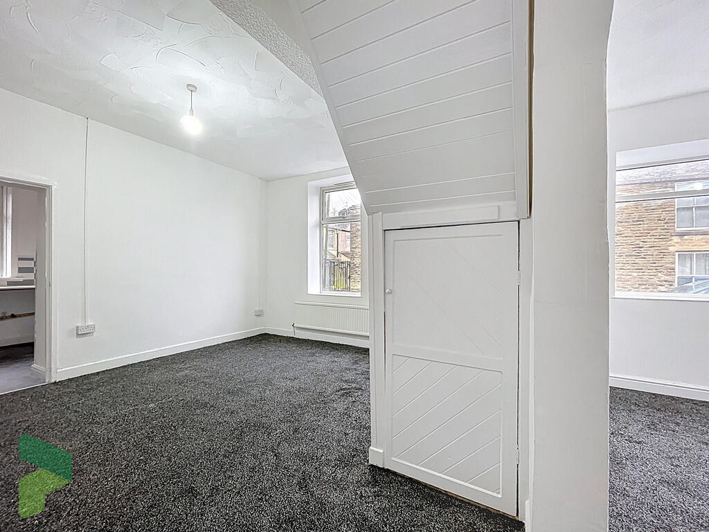 Sitting room or d...