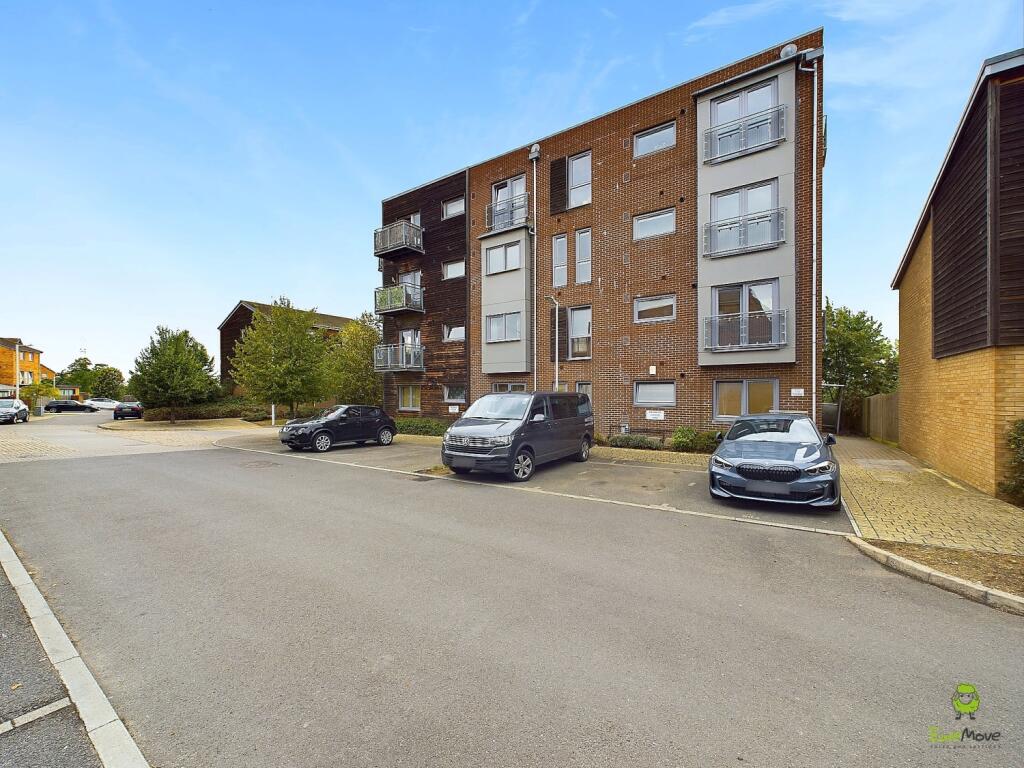 CAM03418G0-PR0115-STILL021