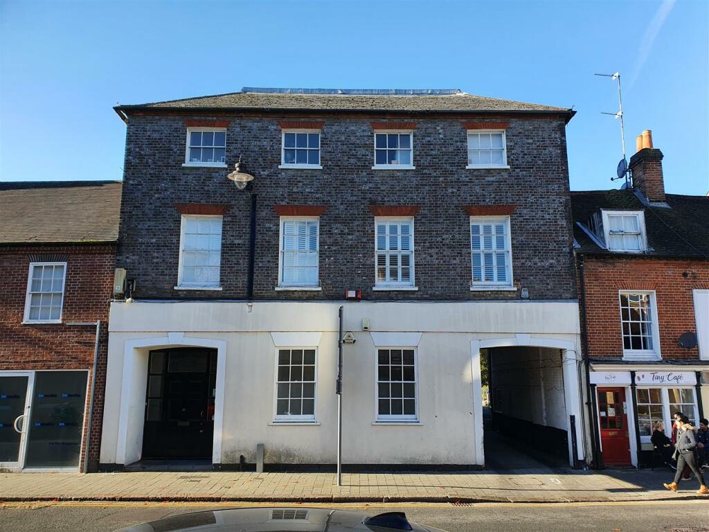 WB Lettings Ltd 1A Ark House Newbury 1 bed 1 bath 