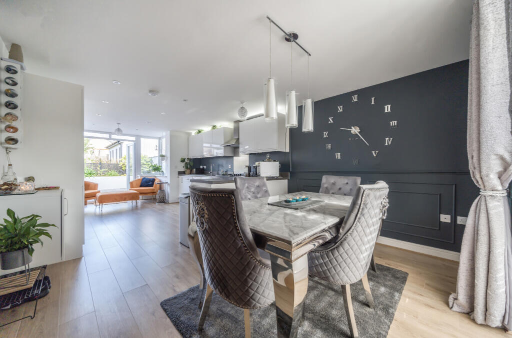 1343017-8-68b56fb...