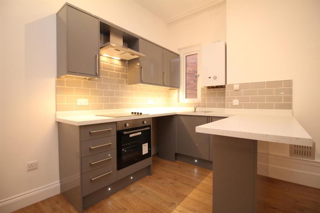 Flat 6, 13 Canterbury Road Kitchen.JPG
