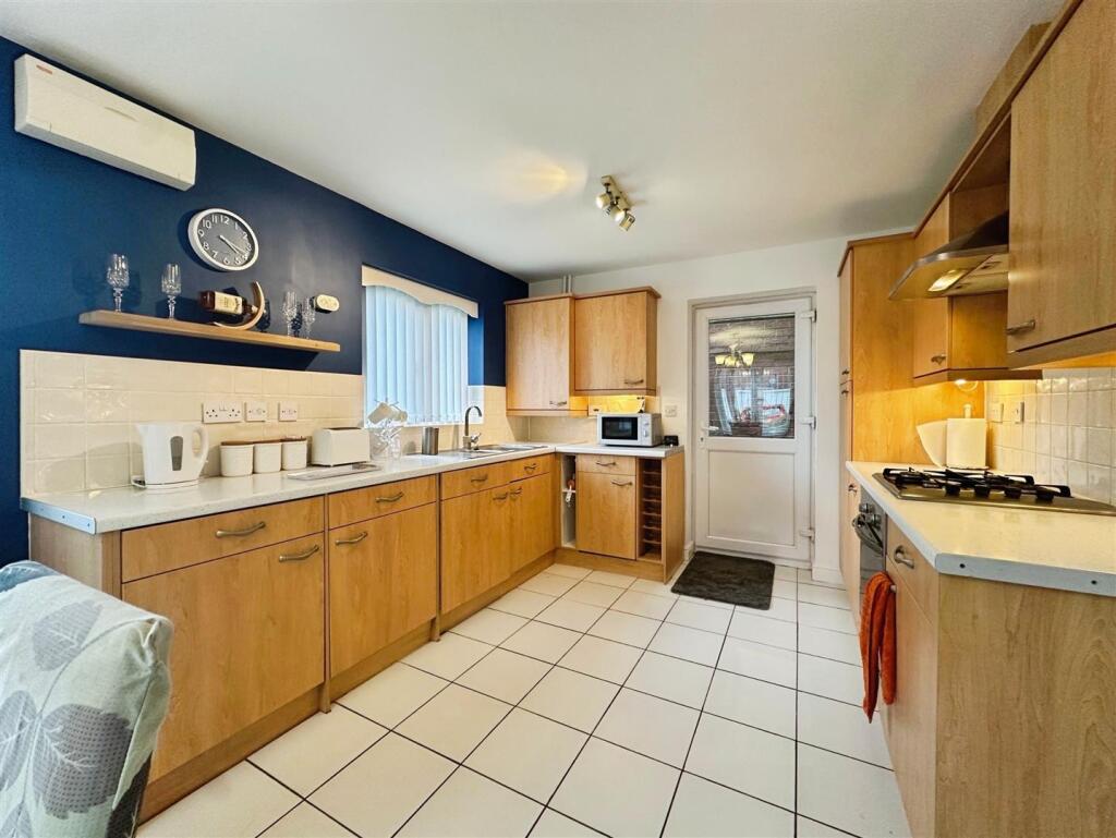 4aa46acb--49A9-BBC7-BA8B24D54E9F-29618-0000290B00B