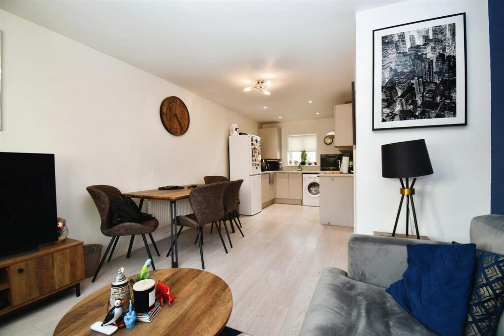 Lounge/Dining Room/Kitchen