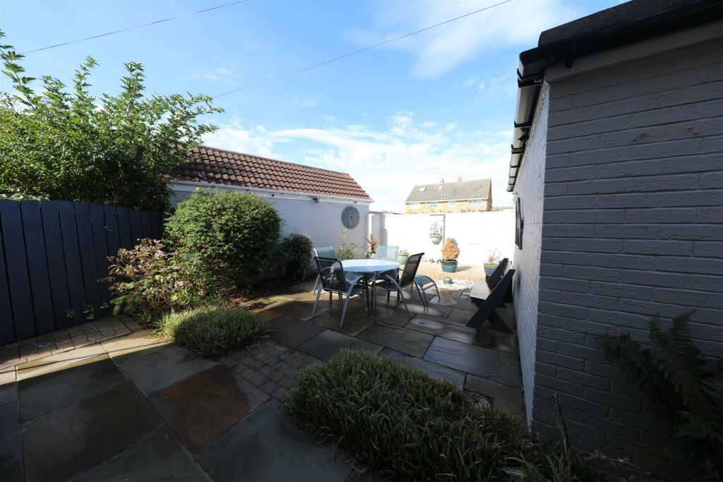 17 Grizedale - Garden.jpg