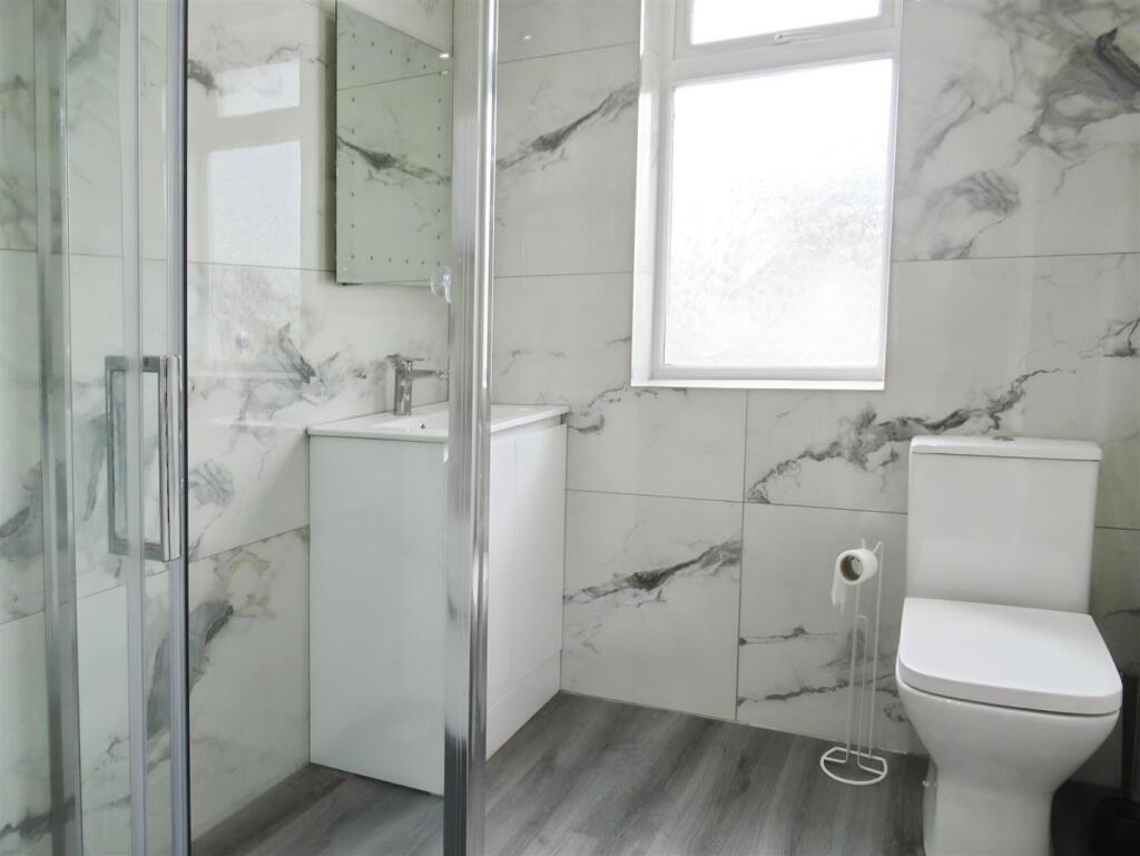 Bathroom/Shower Room