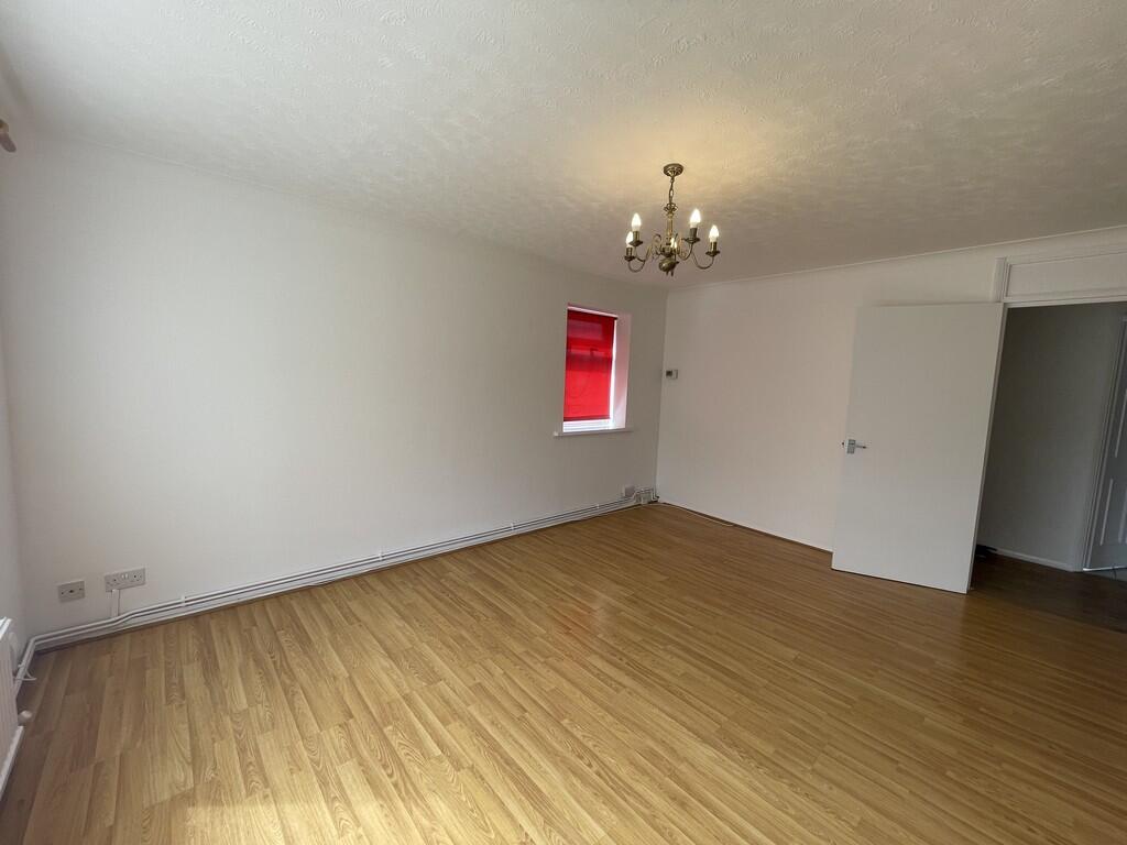 Dual aspect loung...