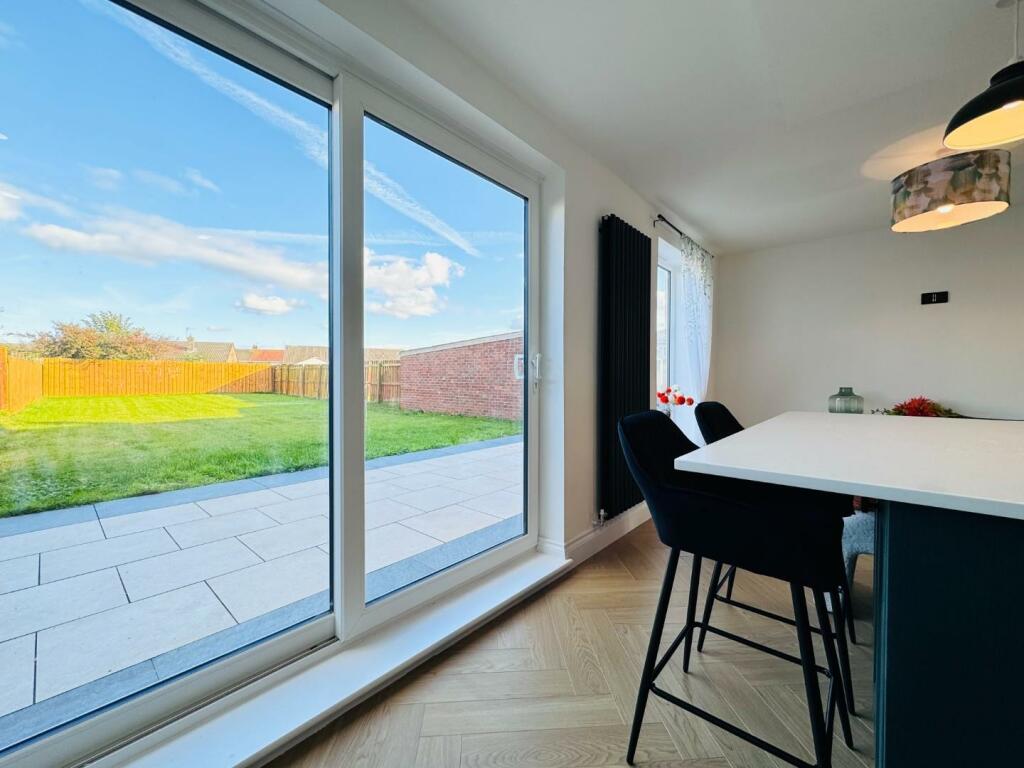 OPEN PLAN KITCHEN/DINER/SITTING ROOM