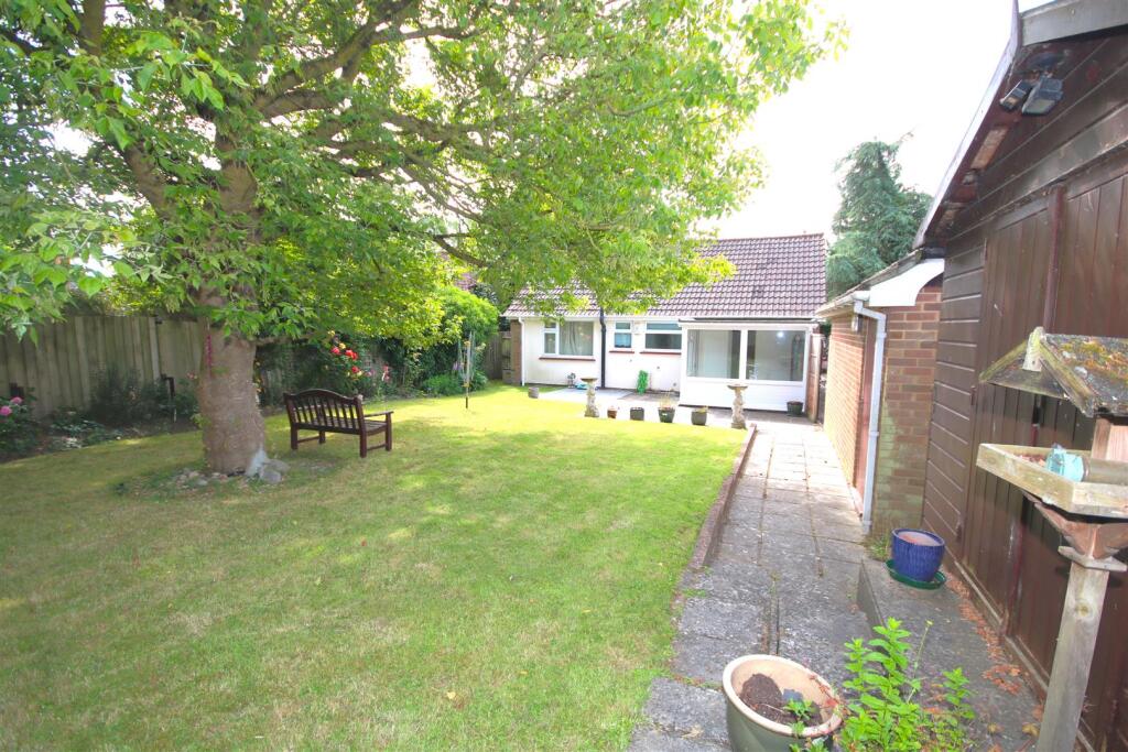 Rear Garden b.JPG