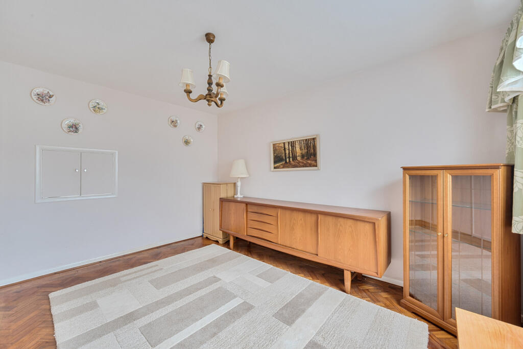 1303890-7-6841e16...