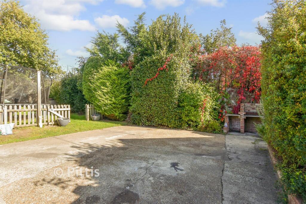 Driveway/Parking