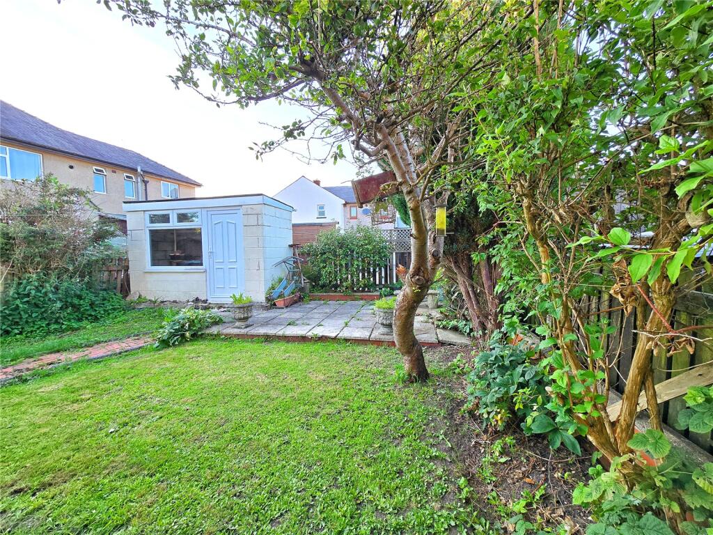 Garden &amp; Outbuilding