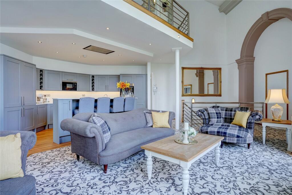 Kitchen/Living Space