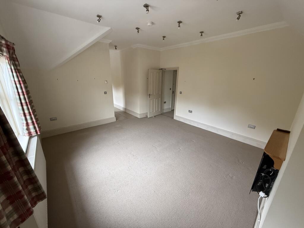 Photo 06-10-2025  11 20 56 T202510061704.jpg