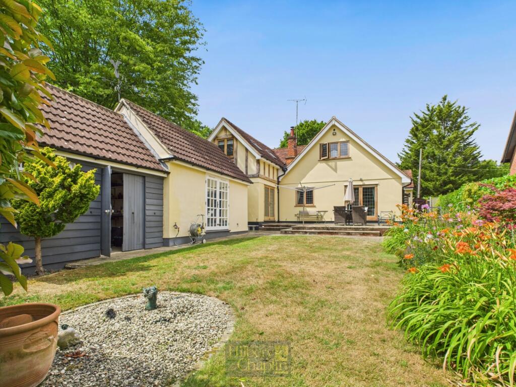 CAM02786G0-PR0158-STILL012