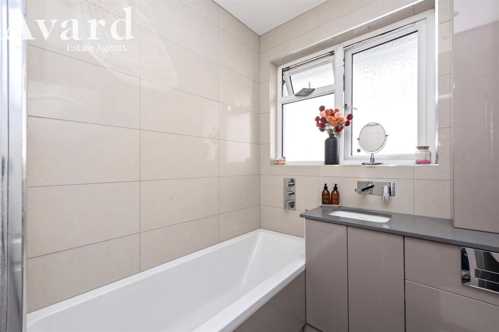 Millcross Road, 17-008.JPG