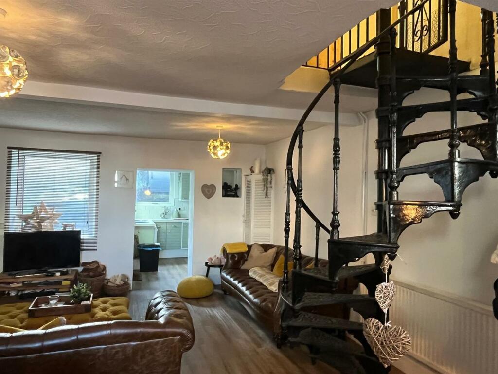 WhatsApp Image 2024-11-20 at 12.24.58 (3).jpeg