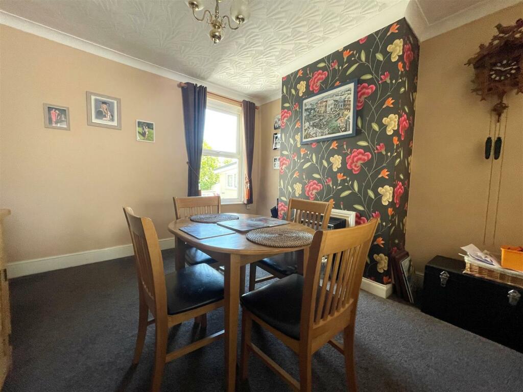 Dining Room.jpg